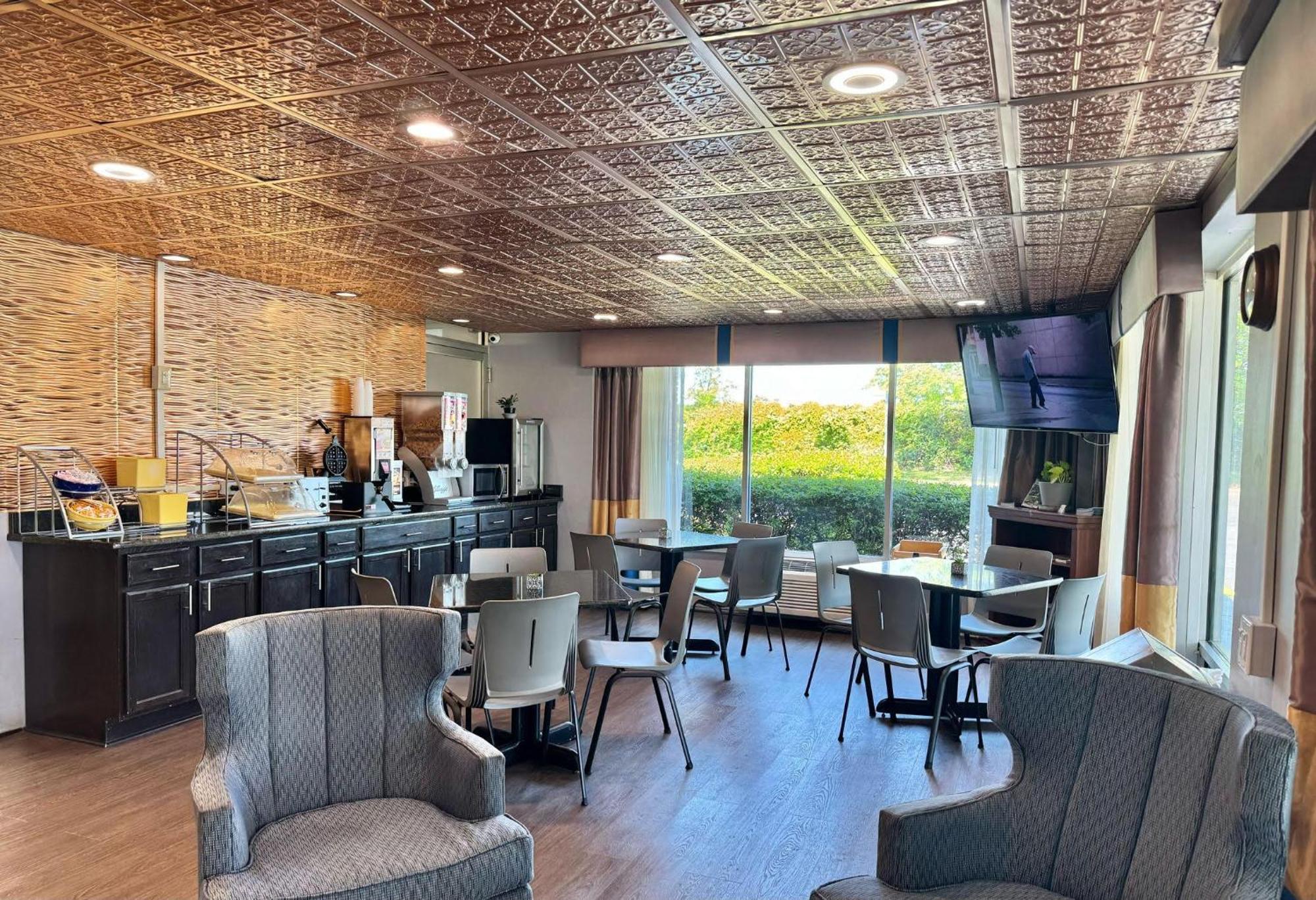 Days Inn By Wyndham Seneca-Clemson Luaran gambar